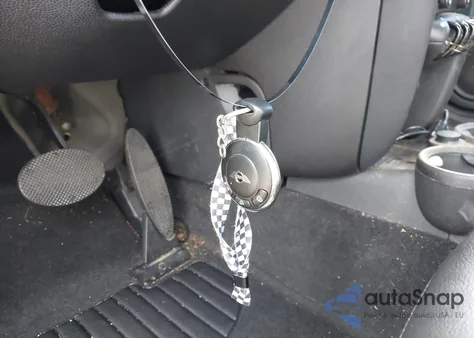 2013 Mini Hardtop Cooper z USA, uszkodzony, nr VIN WMWSU3C56DT687816